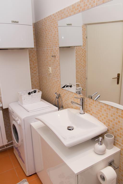 Adventum Zagreb City Bilik gambar